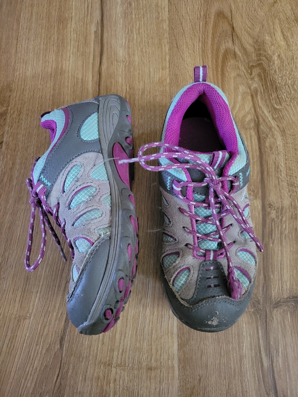 Girls Merrell Hiking Sneakers in Gray, Teal & Pink